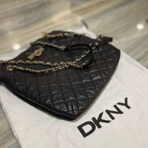 Double handle tote! Soft leather!